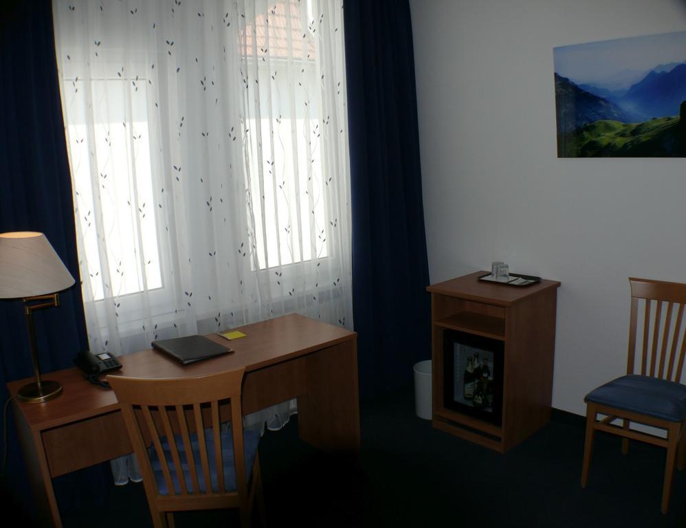 Hotel Garni - Haus Gemmer Кобург Номер фото